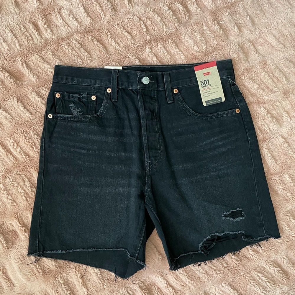 Brand New Levi’s 501 Shorts- Size 30